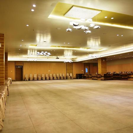 The Panchvati Hotel Rádzskot Kültér fotó