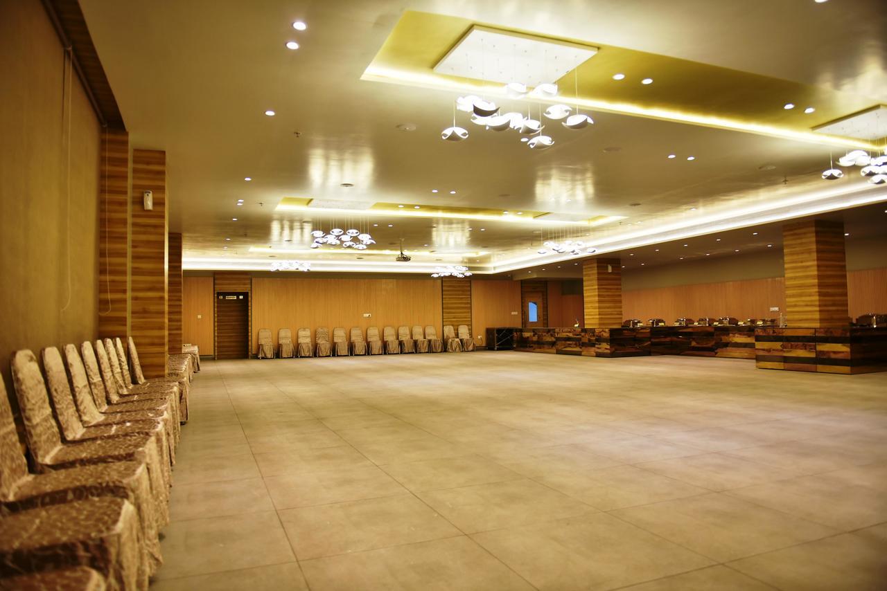 The Panchvati Hotel Rádzskot Kültér fotó