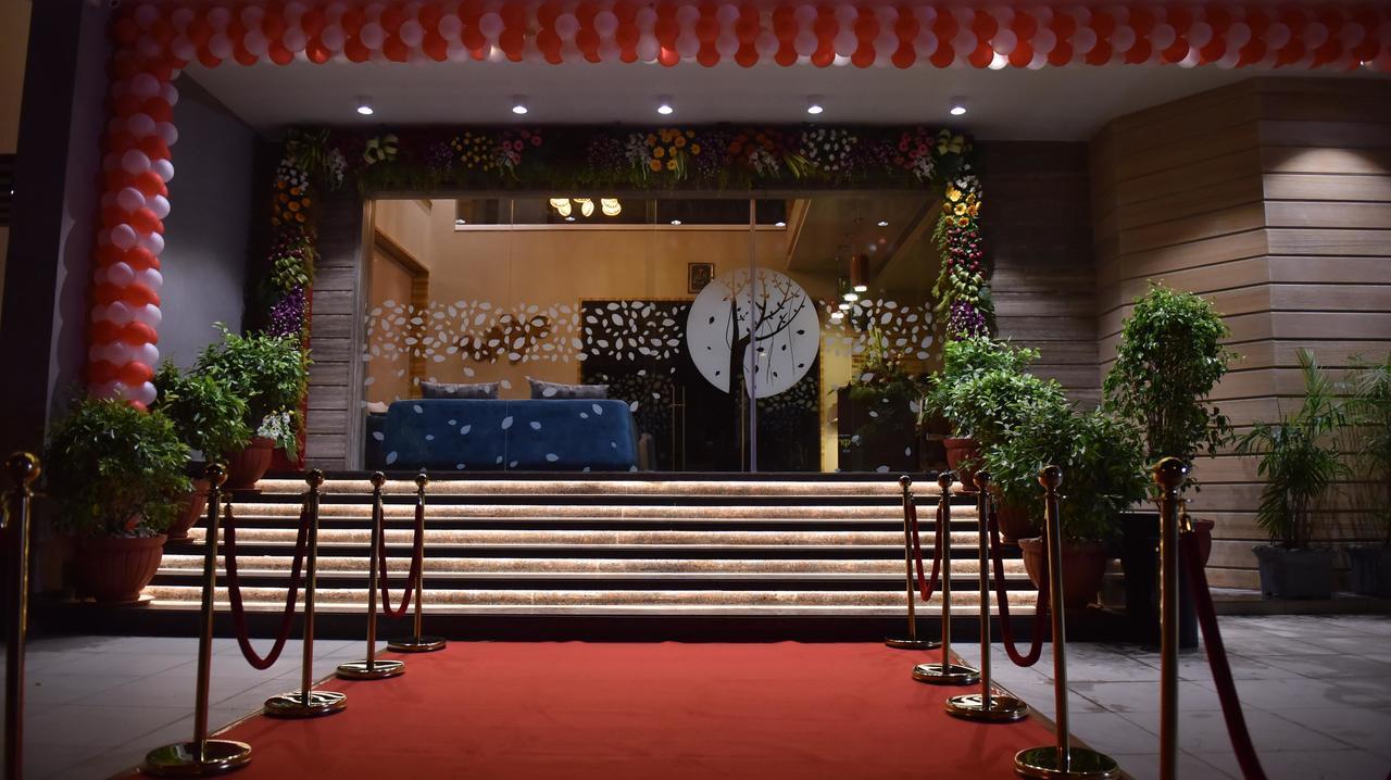 The Panchvati Hotel Rádzskot Kültér fotó