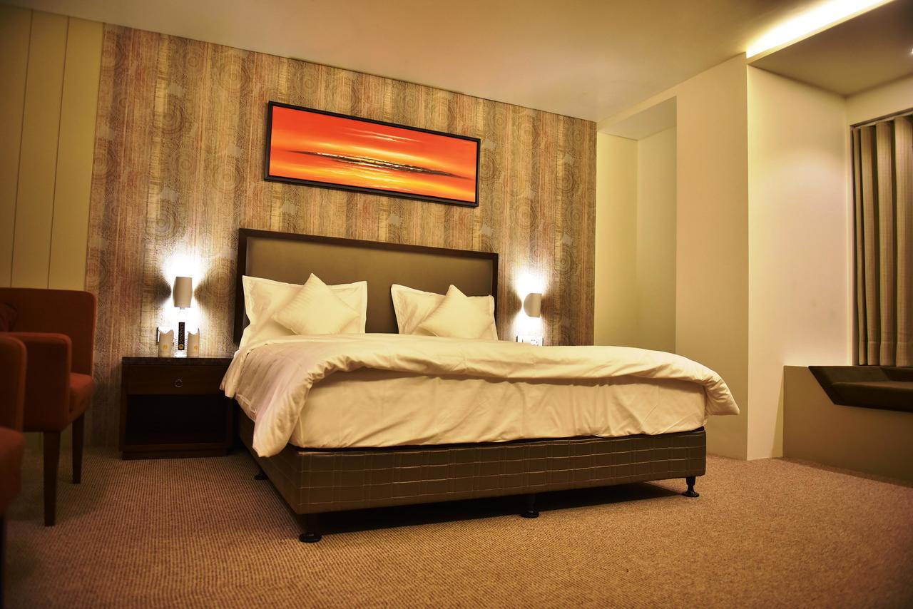 The Panchvati Hotel Rádzskot Kültér fotó