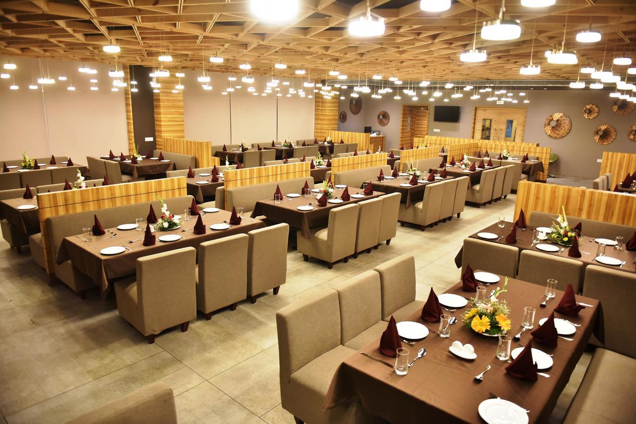 The Panchvati Hotel Rádzskot Kültér fotó